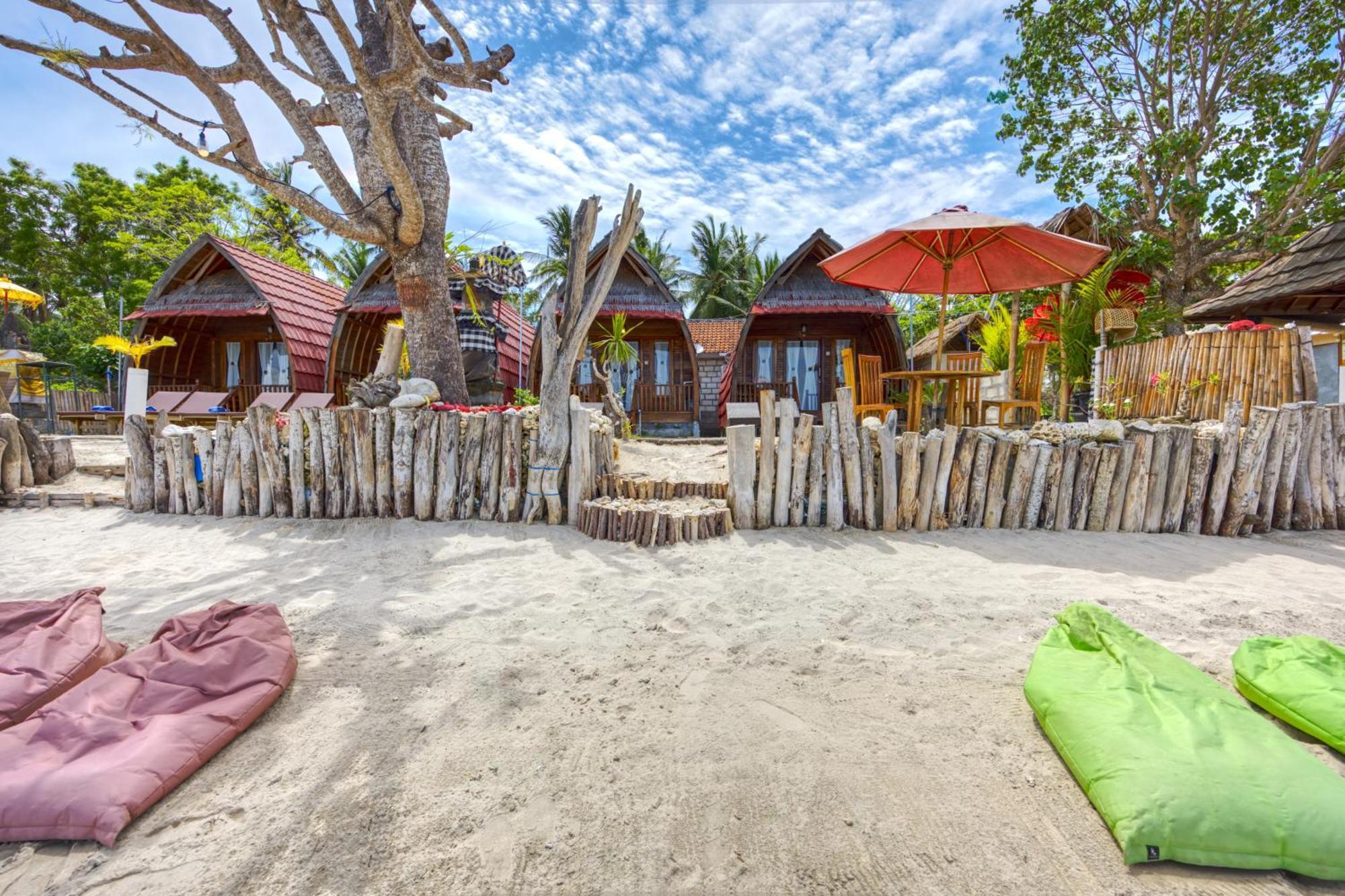 Santen Beach Bungalows Ped Exterior photo