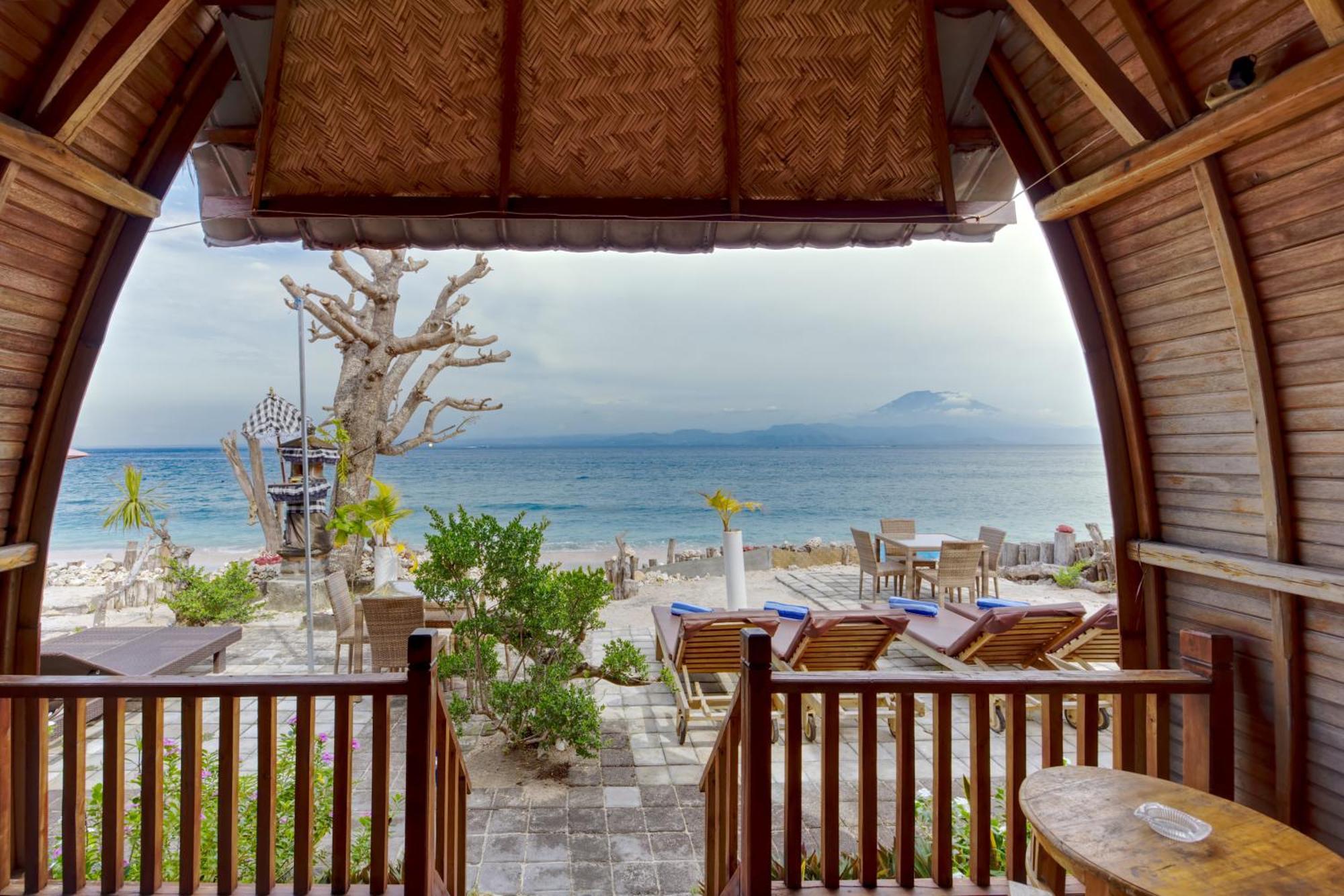 Santen Beach Bungalows Ped Exterior photo