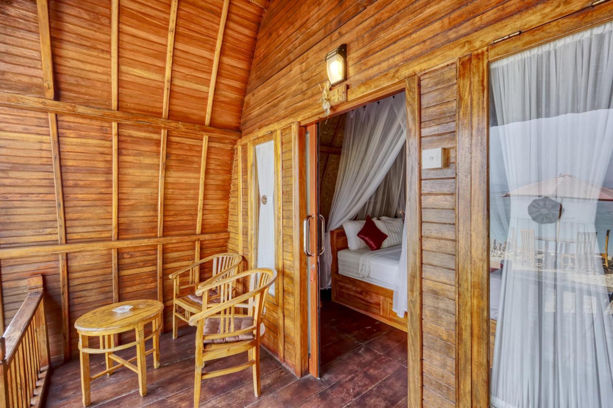 Santen Beach Bungalows Ped Exterior photo